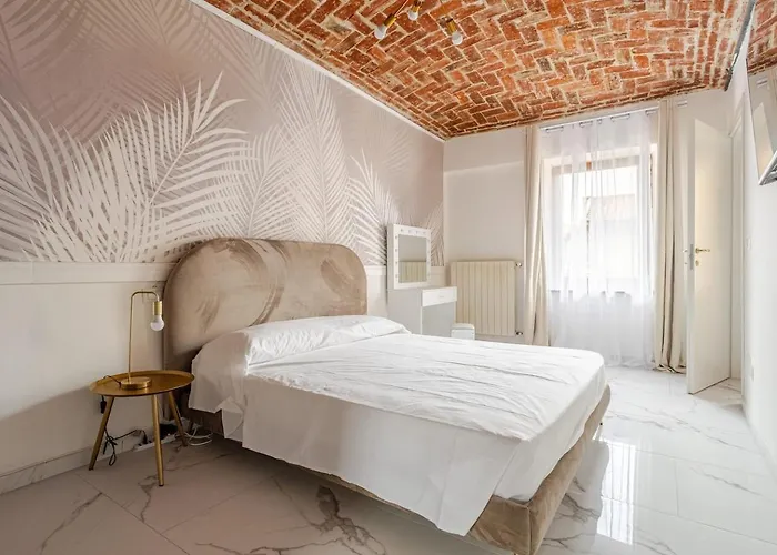 Fanstastic 2Bdrm Biella Center!